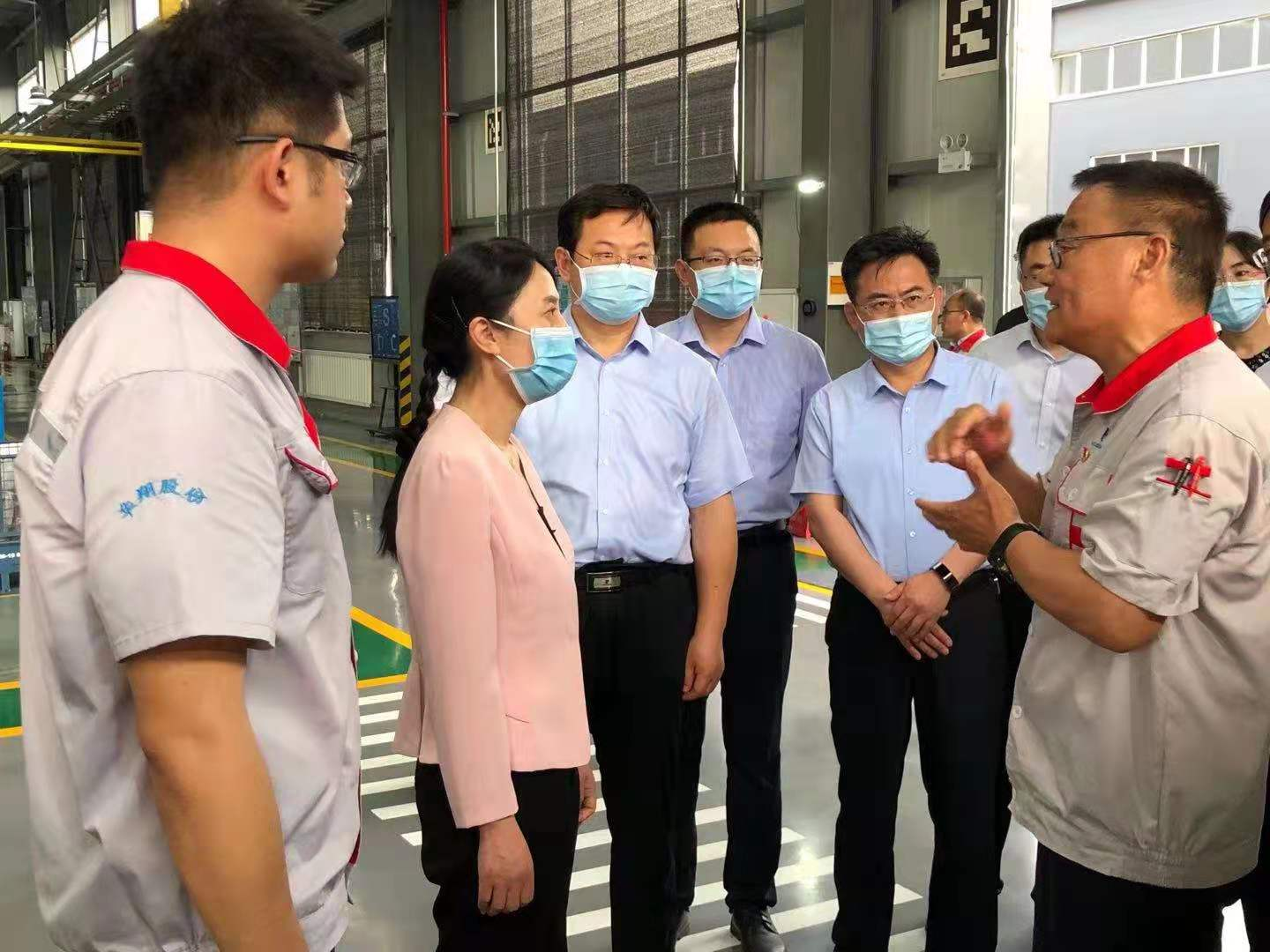 省委常委、組織部部長(zhǎng)陳安麗蒞臨我司調(diào)研企業(yè)黨建及運(yùn)行情況
