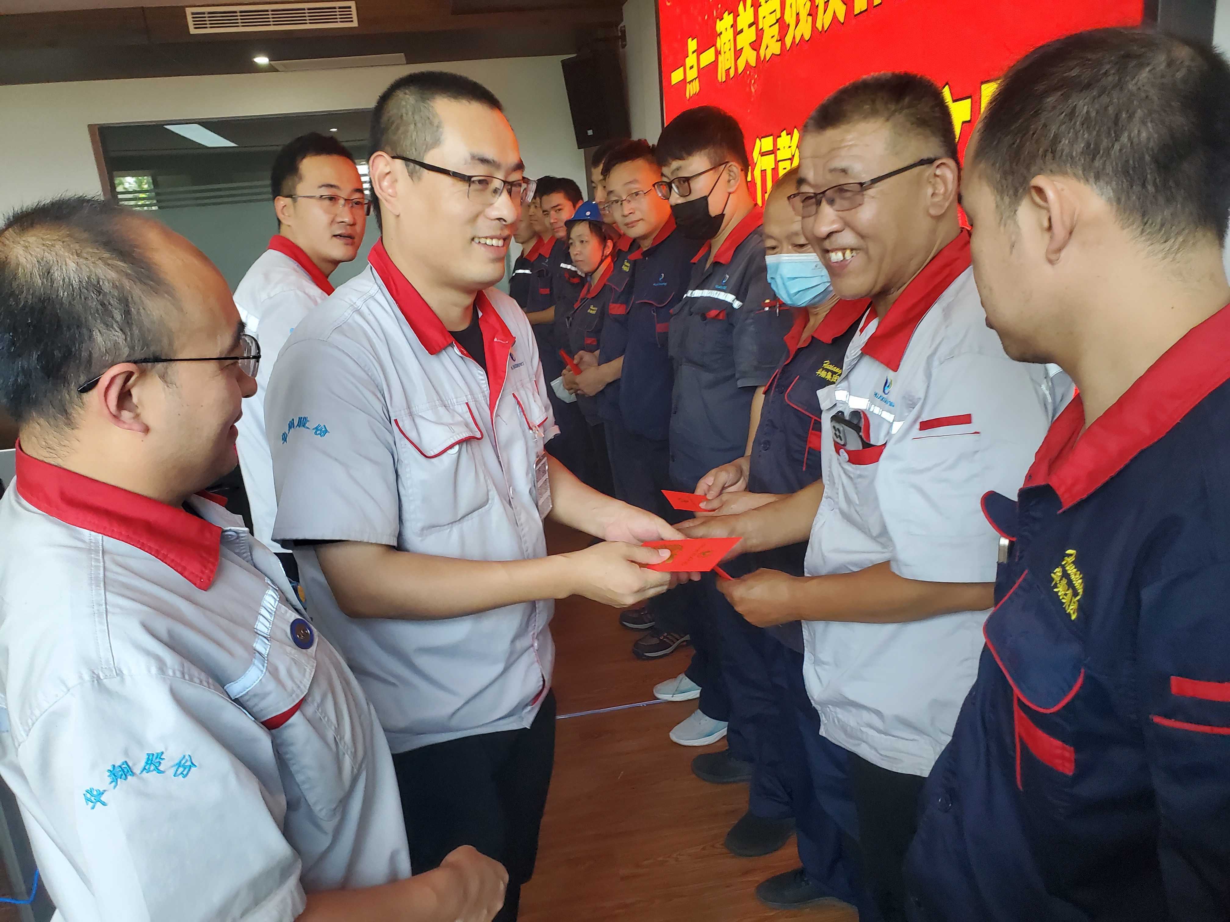 “扶殘助殘有你有我”，華翔很暖心！