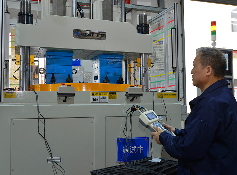 立式注塑機(jī)廠家鎖模力測儀